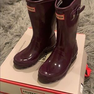 Gently used hunter boot plum color size13, EU31.
